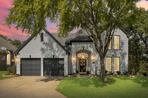 2600 Fernwood Dr, Highland Village, TX, 75077-8647 | Card Image