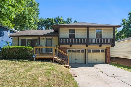 1221 Nw 66th Ter, Kansas City, MO, 64118-2915 | Card Image