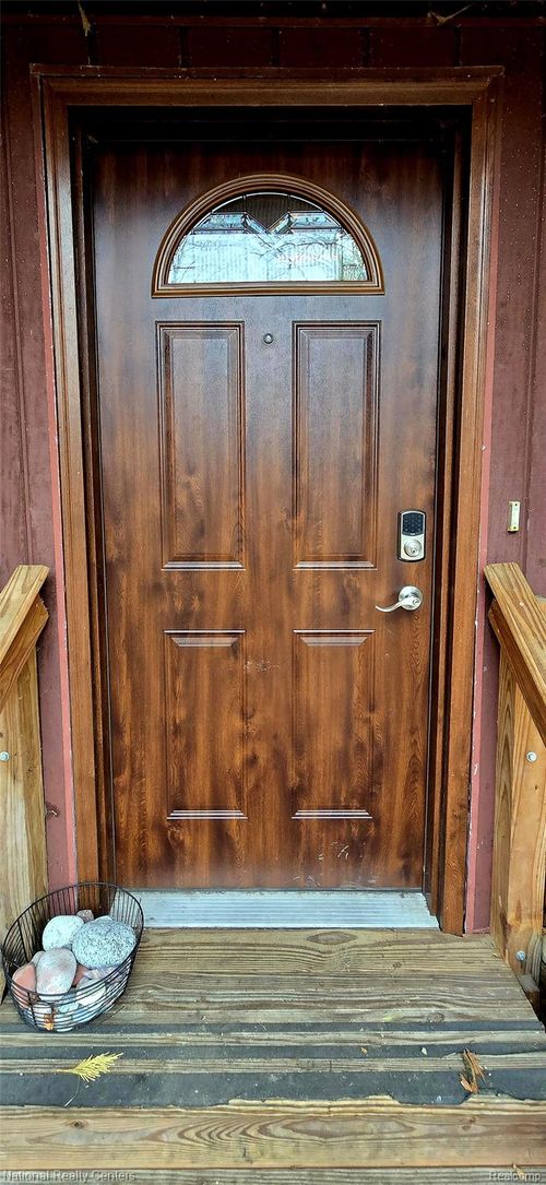 9480 Bath Rd, Laingsburg, MI, 48848-9302 | Card Image