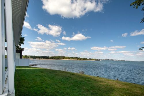 90 Shore Ave, Quincy, MA, 02169-2405 | Card Image