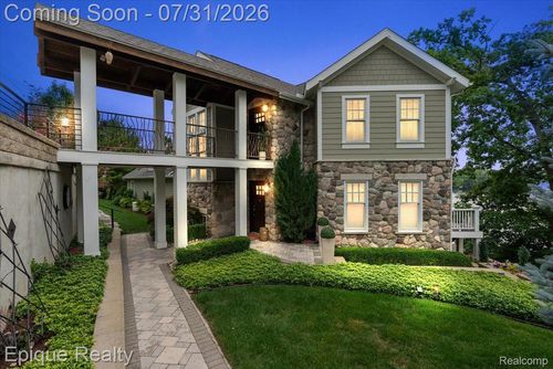 791 Central Dr, Lake Orion, MI, 48362-2315 | Card Image