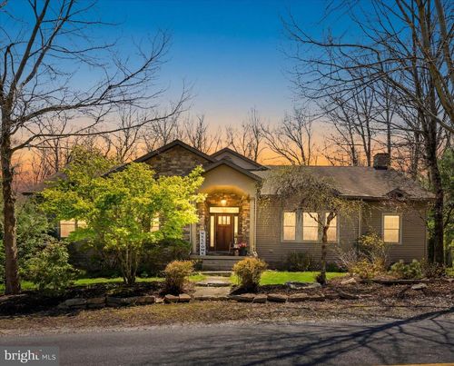 220 Lake Dr, Nesquehoning, PA, 18240-2106 | Card Image