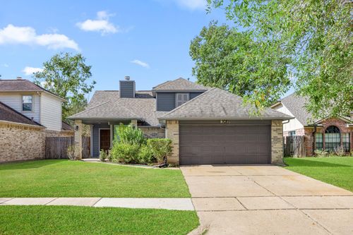 2010 Courtshire Ln, Sugar Land, TX, 77478-5206 | Card Image
