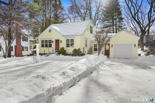 220 Hilltop Cir, Trumbull, CT, 06611-5105 | Card Image
