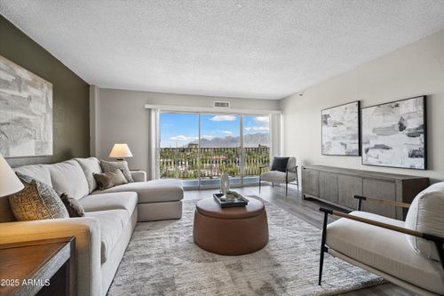 8a-425 W Paseo Redondo, Tucson, AZ, 85701-8256 | Card Image