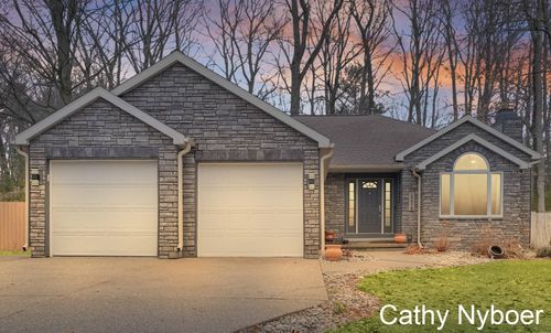 13478 Lakeshore Dr, Grand Haven, MI, 49417-8940 | Card Image