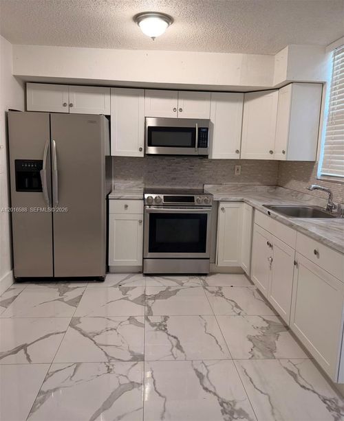 21-6170 Sw 68th St, South Miami, FL, 33143-3414 | Card Image