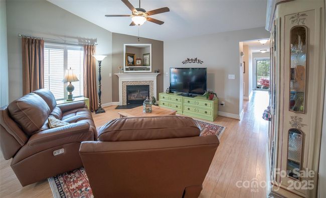 137 Lady Slipper Ln Sw, Townhouse with 3 bedrooms, 2 bathrooms and null parking in Valdese NC | Image 7