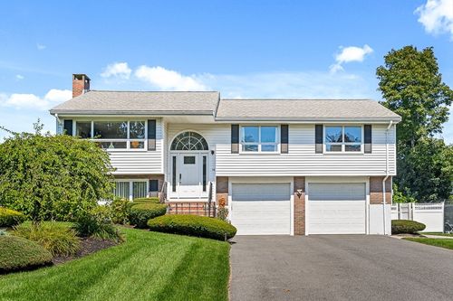 16 Cricklewood Dr, Stoneham, MA, 02180-1411 | Card Image