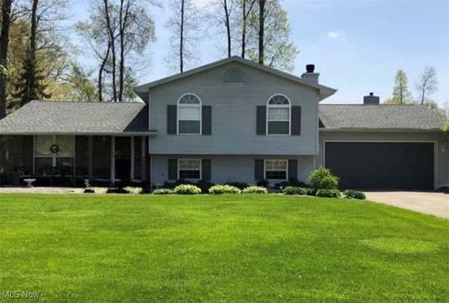 7054 Berry Blossom Dr, Canfield, OH, 44406-8501 | Card Image