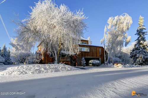 211 W Manor Ave, Anchorage, AK, 99501-1157 | Card Image