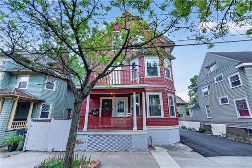 68 Whitmarsh St, Providence, RI, 02907-1508 | Card Image