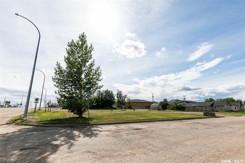 33 &amp; 43 Atlantic Ave, Kerrobert, SK, S0L1R0 | Card Image