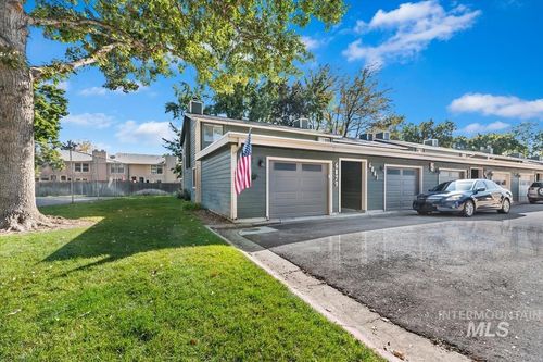 6879 W Maxwell Ln, Boise, ID, 83704-8523 | Card Image