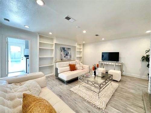 5421 Judalon Ln, Houston, TX, 77056-7222 | Card Image