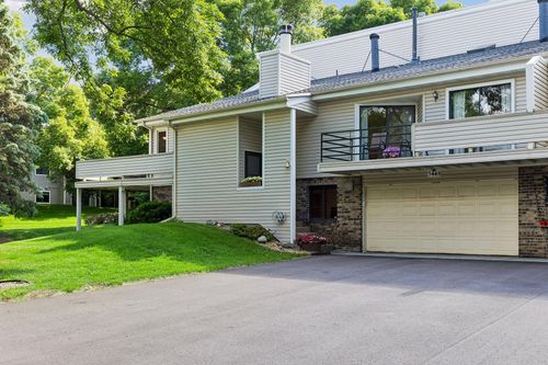 5448 Pompano Dr, Minnetonka, MN, 55343-4132 | Card Image