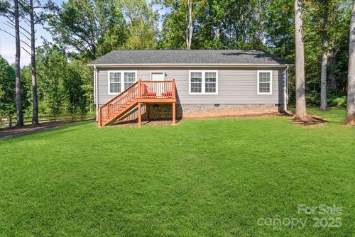 402 Shiloh Rd, Statesville, NC, 28677-1728 | Card Image