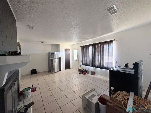 1827 N Steven Dr, Hobbs, NM, 88240 | Card Image