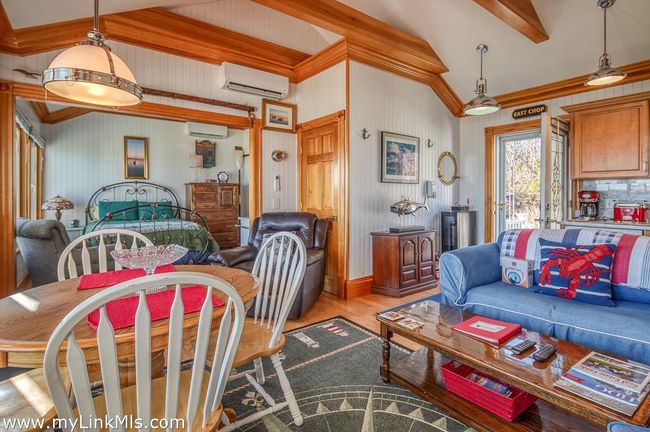 UNIT-5 - 47 E Chop Dr, Condo with 1 bedrooms, 1 bathrooms and null parking in Oak Bluffs MA | Image 8
