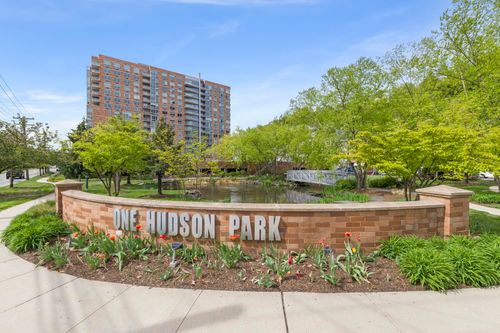 310-310 Hudson Park, Edgewater, NJ, 07020-1495 | Card Image