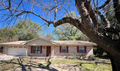 2935 40th St Se, Paris, TX, 75462-8215 | Card Image