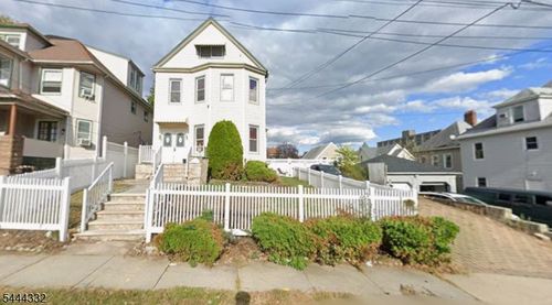 16 Offord St, Passaic, NJ, 07055-2614 | Card Image