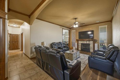 2801 Se 5th St, Moore, OK, 73160-8410 | Card Image