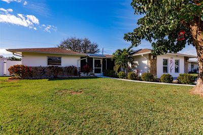 1782 Coconut Drive, House other with 6 bedrooms, 3 bathrooms and null parking in Venice FL | Image 3