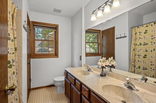 1054 Briar Creek Rd, House other with 3 bedrooms, 2 bathrooms and null parking in Eagan MN | Image 21