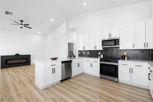 1249 Hassell Ave, Las Vegas, NV, 89106-2325 | Card Image