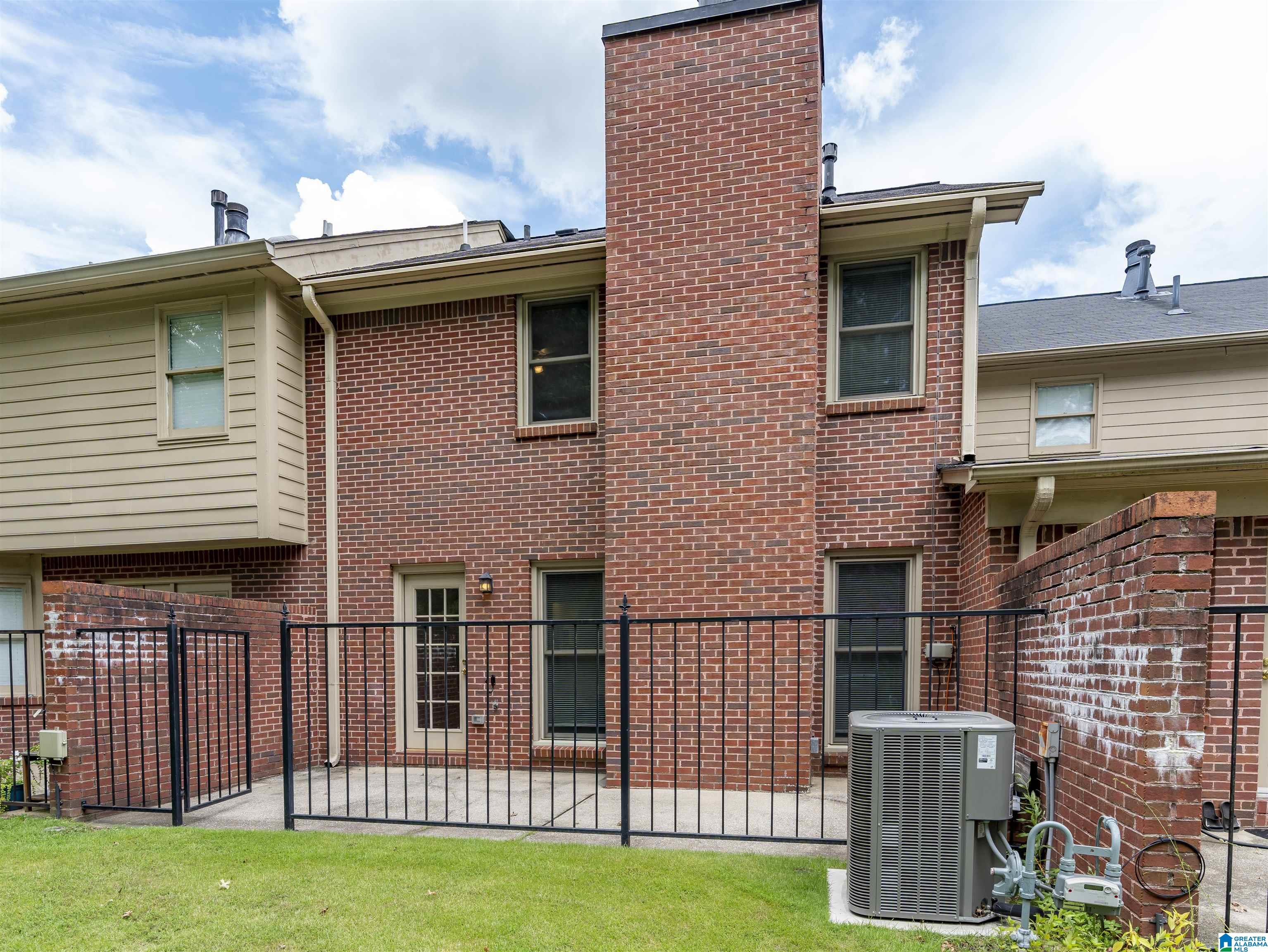 Residential Lease in PELHAM 5