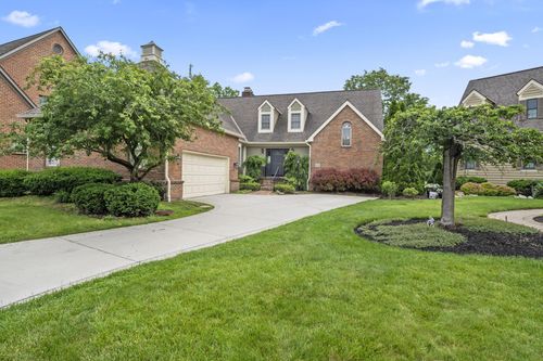 9083 Moors Pl N, Dublin, OH, 43017-9049 | Card Image