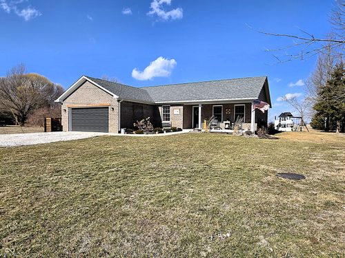 134 Lincoln Hls, Coatesville, IN, 46121-8943 | Card Image