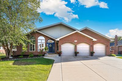 7339 194th Street, House other with 3 bedrooms, 2 bathrooms and 3 parking in Tinley Park IL | Image 1