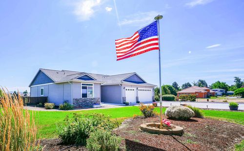 9280 Arant Rd, Klamath Falls, OR, 97603-9405 | Card Image