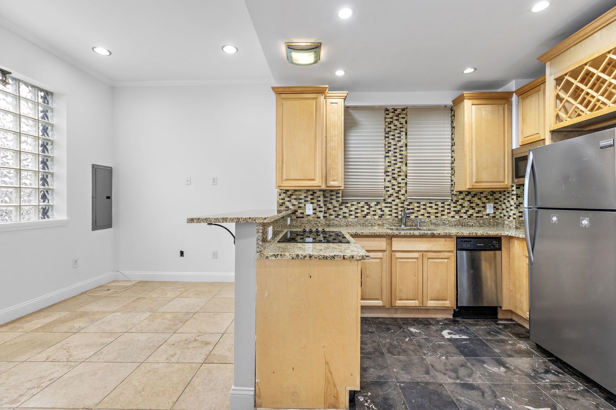 Residential Lease in Weehawken 5