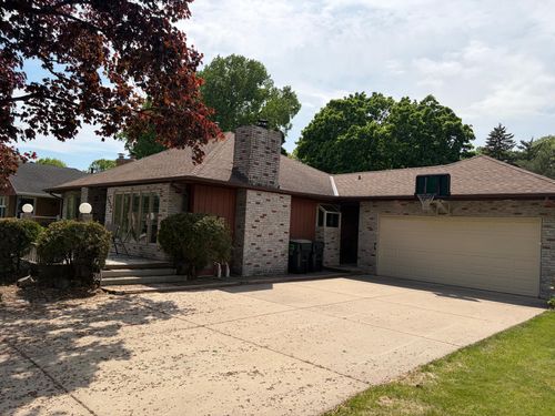 2924 Roosevelt St Ne, Saint Anthony, MN, 55418-2358 | Card Image