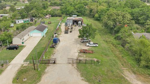 811 Coen Rd, Rosharon, TX, 77583-3318 | Card Image