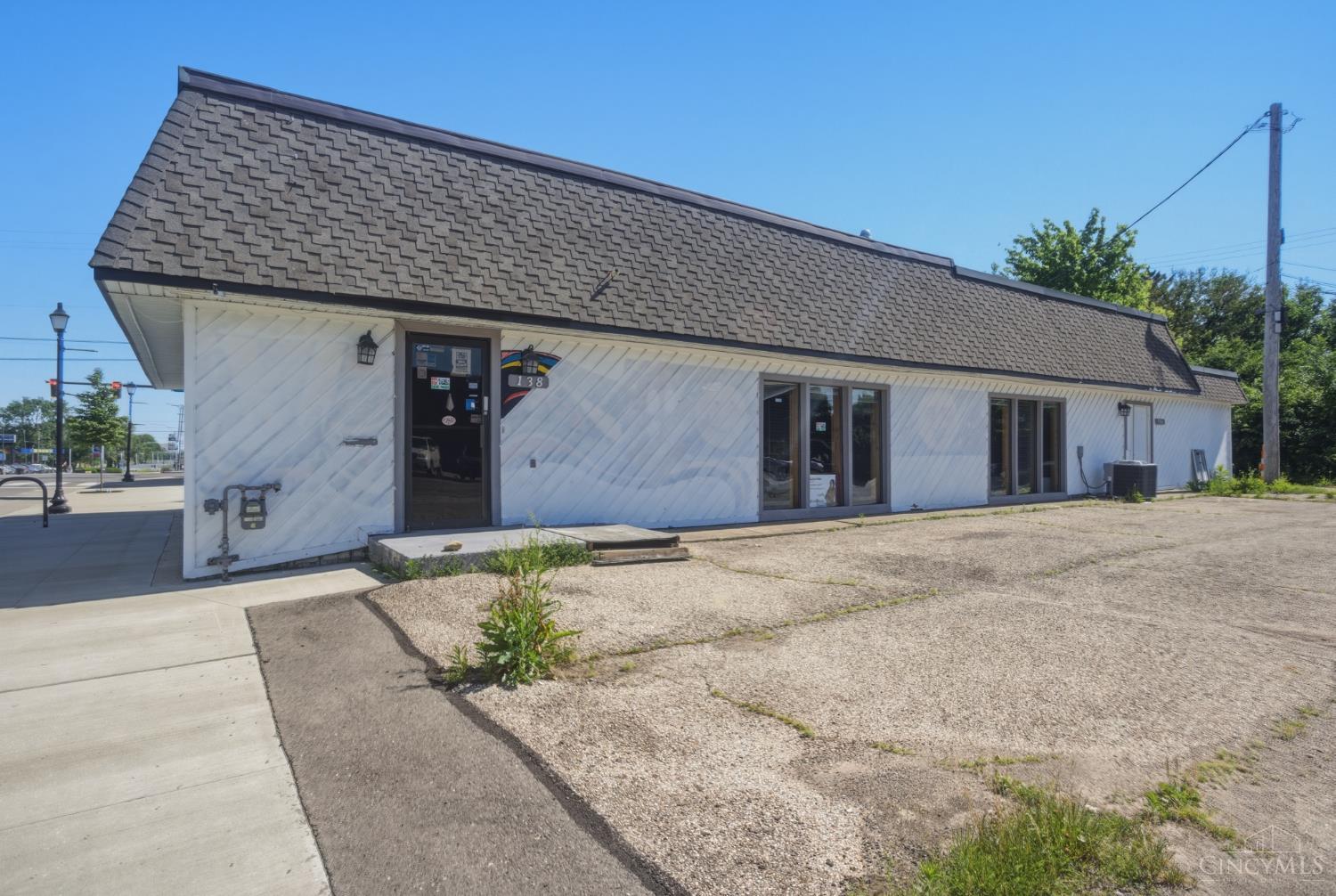 136 N Broad St, Fairborn, OH 45324