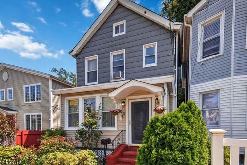 12 Maple St, Garfield, NJ, 07026-3322 | Card Image