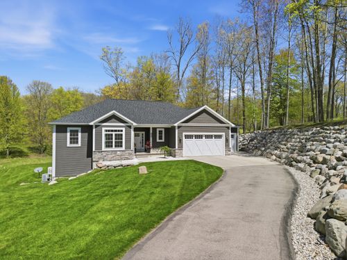 9654 Aberdeen Court, Canadian Lakes, MI, 49346 | Card Image