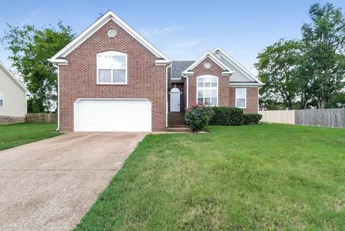 2737 Aston Woods Ln, Thompsons Station, TN, 37179-9714 | Card Image