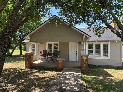 301 Spring St, Forestburg, TX, 76239-3179 | Card Image