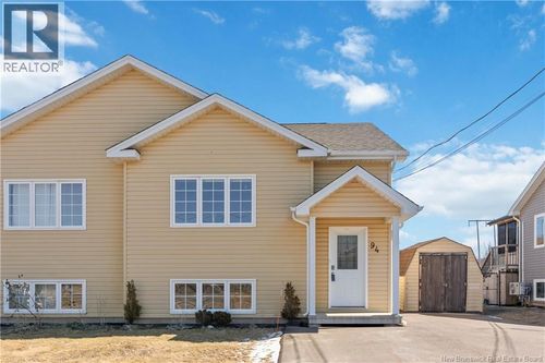 94 O'Neill St, Moncton, NB, E1A9M1 | Card Image