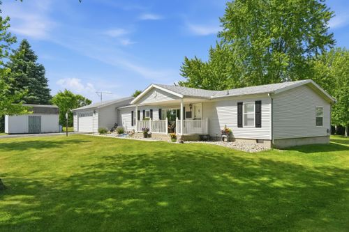 4990 900, Wolcottville, IN, 46795-9736 | Card Image
