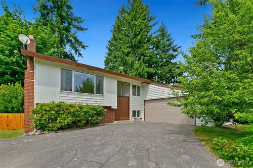 12512 Se 70th Street, Newcastle, WA, 98056 | Card Image