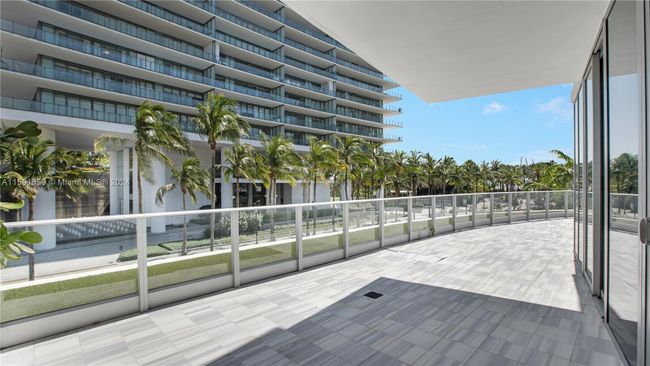 204 - 801 S Pointe Dr, Condo with 2 bedrooms, 2 bathrooms and null parking in Miami Beach FL | Image 12