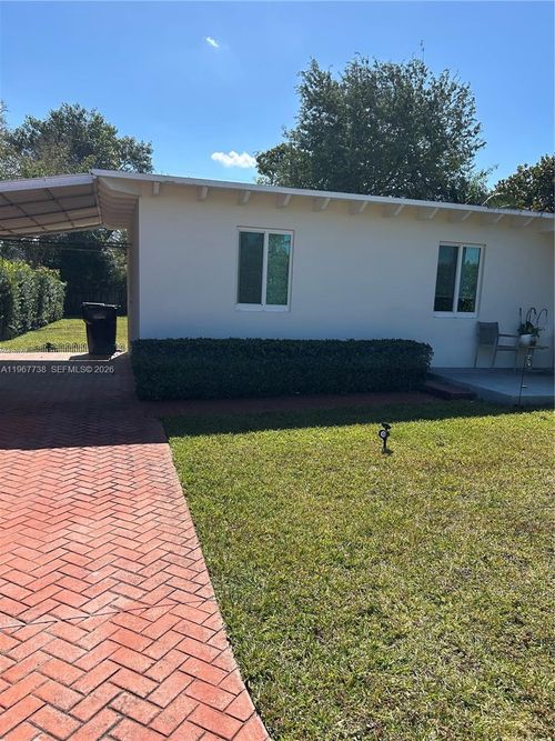 1560 Ne 129th St, North Miami, FL, 33161-5226 | Card Image