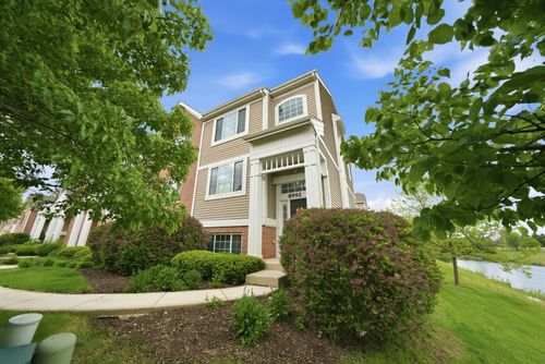 8992 Disbrow St, Huntley, IL, 60142-6042 | Card Image