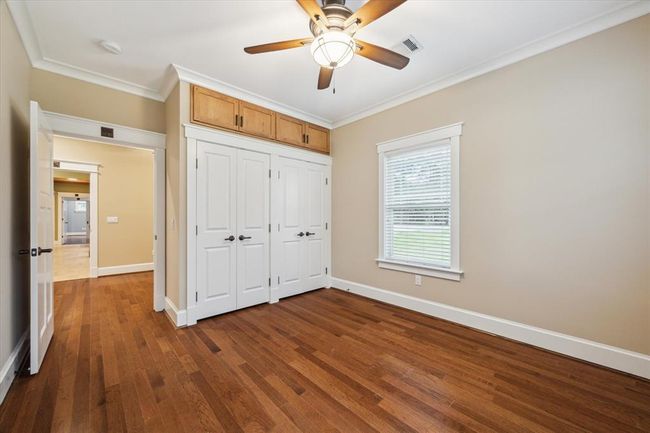 CUSTOM CLOSETS PROVIDE EXCEPTIONAL ORGANIZATION | Image 36